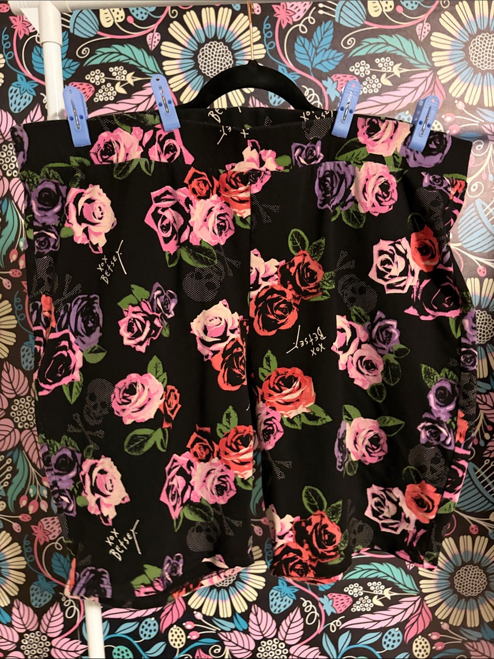 Torrid Betsey Johnson Black Leggjng Shorts with Pink, Purple & Red Rose Print
